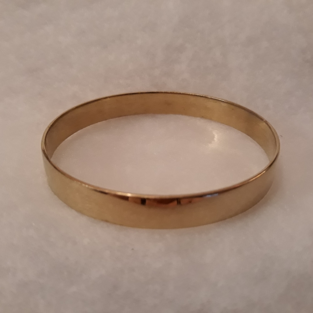 Gold-Toned Metal Bangle Bracelet